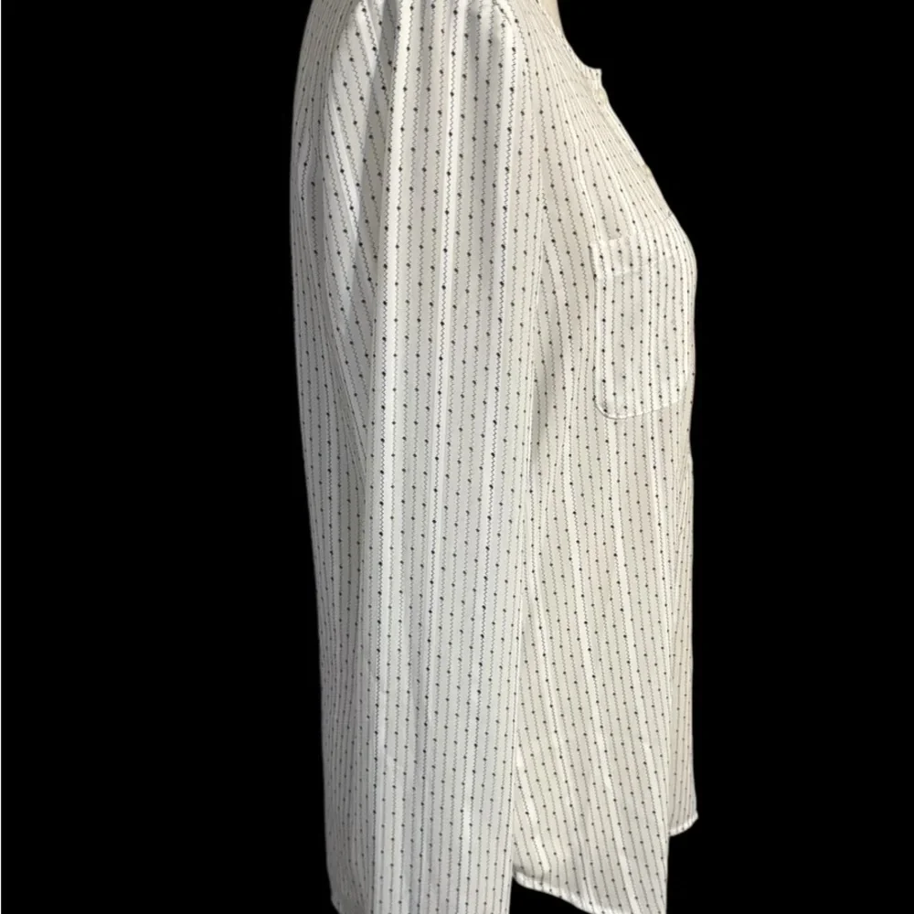 ❤️ANN TAYLOR PRISTINE PERFECT for OFFICE/CAREER BLOUSE SMALL #V - Picture 4 of 7
